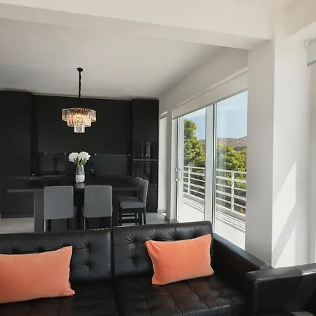 Apartment Spectacular Sea Views, 2bd Beachfront *