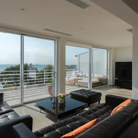 Apartment Spectacular Sea Views, 2bd Beachfront Athens